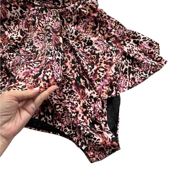 NWT Torrid Underwire Twist Front One Piece Swimsuit size 1X cup D/DD - Picture 5 of 8